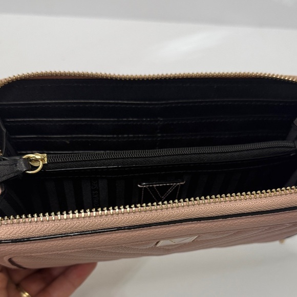 Victoria's Secret Quilted Wallet in Blush - Picture 5 of 7